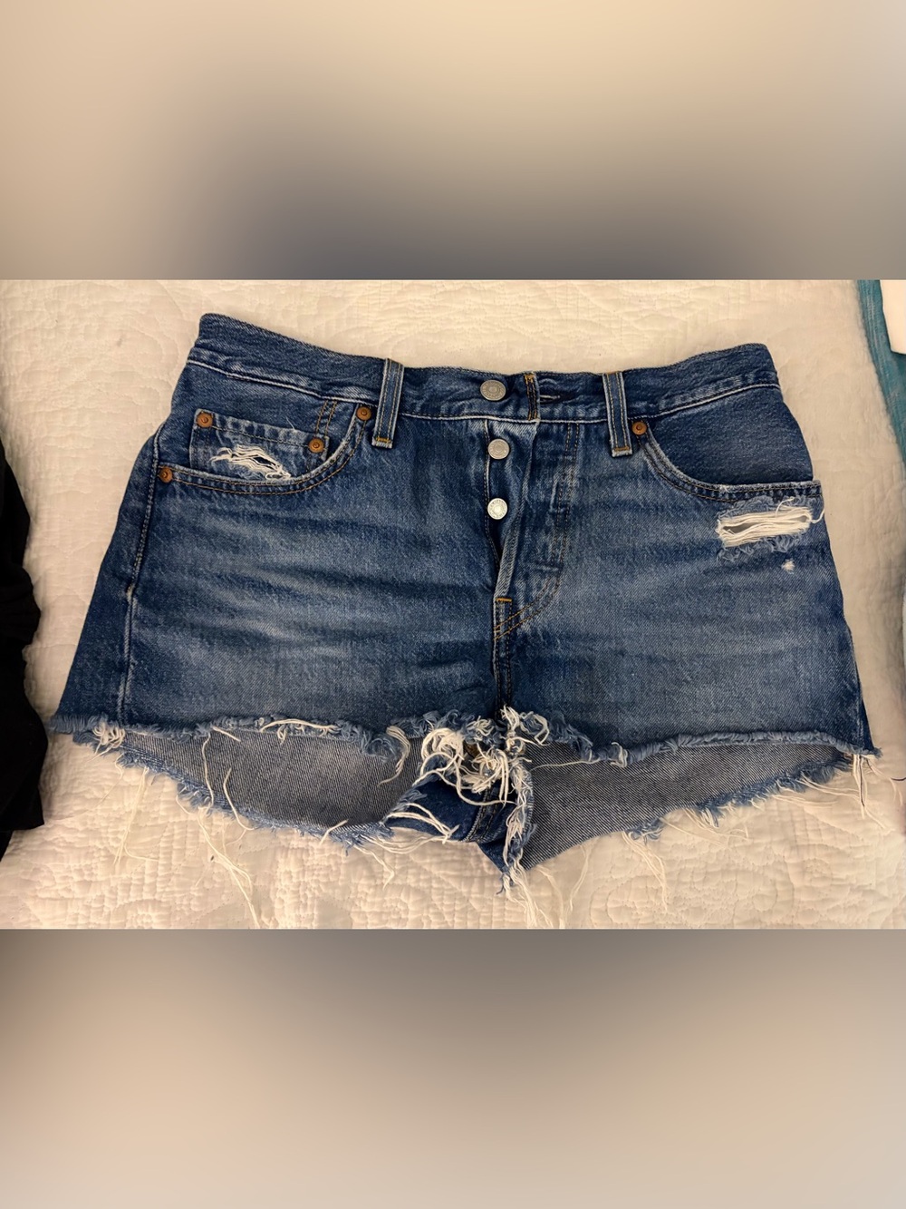 Levi’s 501 Jean shorts pre-owned 26 small 
15” waist